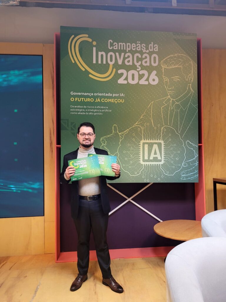 Gabriel Bonfim, gestor da Apetit, recebendo o prêmio Campeãs da Inovação 2026 no Tecnopuc em Porto Alegre